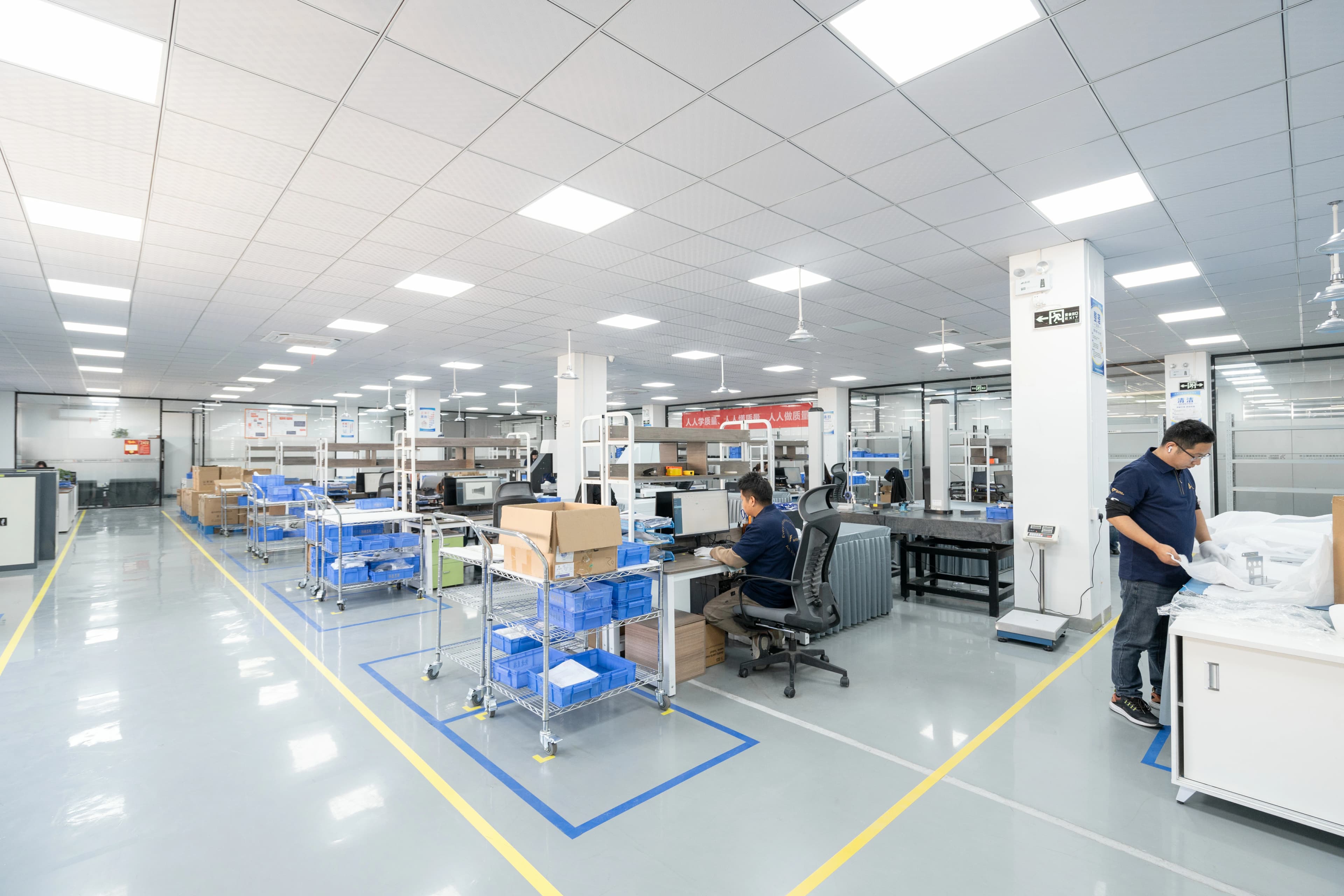 Molding Services Machines On Site